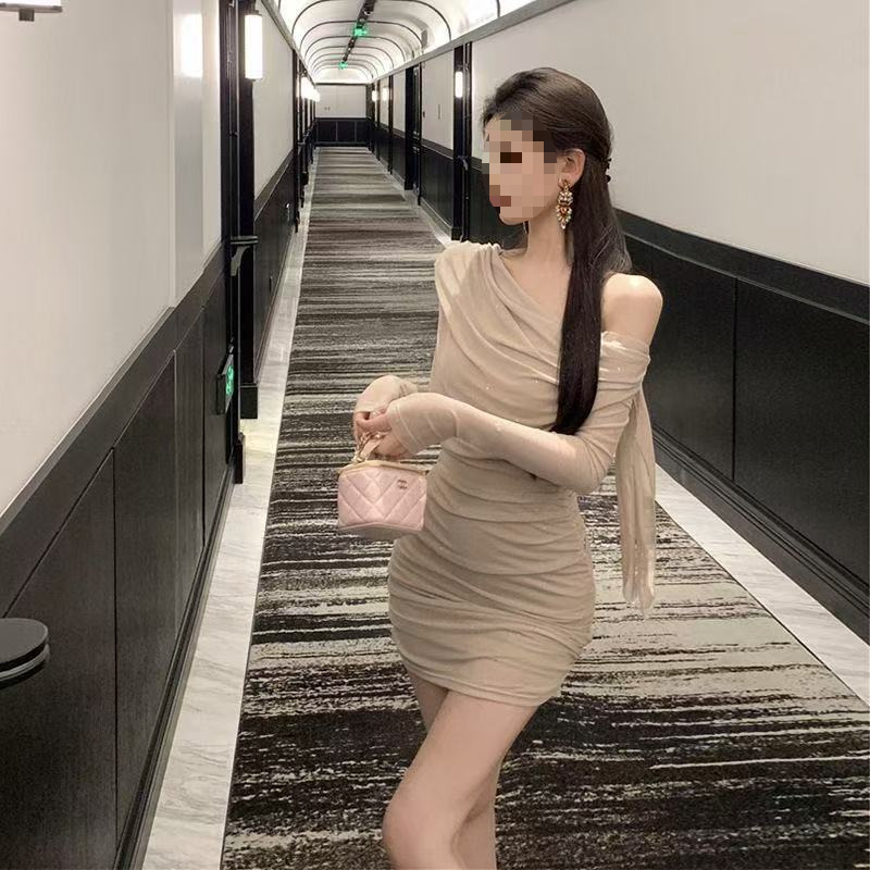 GraceChic Sexy Hot Girl Off-Shoulder Langarm Transparentes Damen Herbst Schwarz Slim Fit Schimmerndes Unregelmäßiges Raffkleid_voghion.com