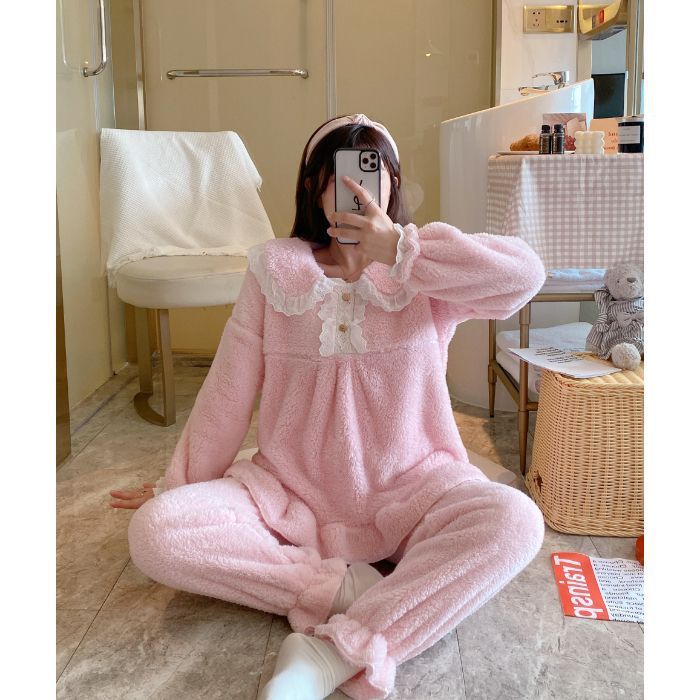 Pijamas al por mayor transfronterizos de mujeres otoño invierno coral vello dulce princesa viento de alta calidad cuello de muñeca engrosado conjunto de ropa para el hogar
