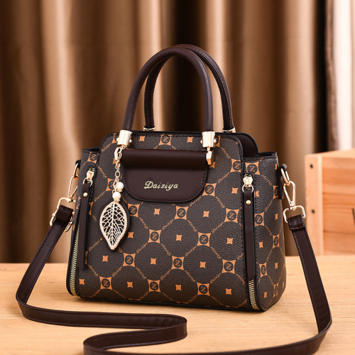 Light luxury women's handbag cross-border new style fashionable middle-aged women's large capacity one-shoulder diagonal mother's bag