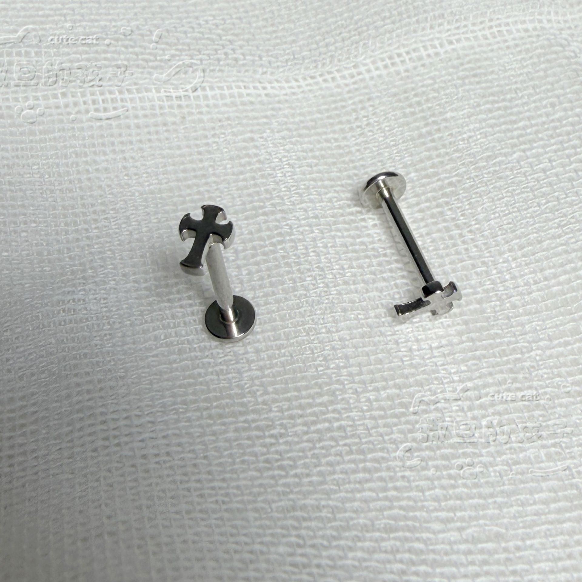 Pointed titanium steel lip stud product view