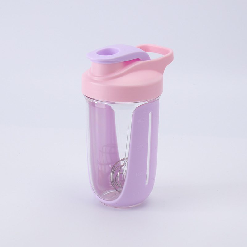 カスタマイズされた夏のスポーツウォーターボトル屋外プラスチックウォーターカップスプリングミキシングボールフィットネススポーツプロテインパウダーシェーカーカップ|undefined