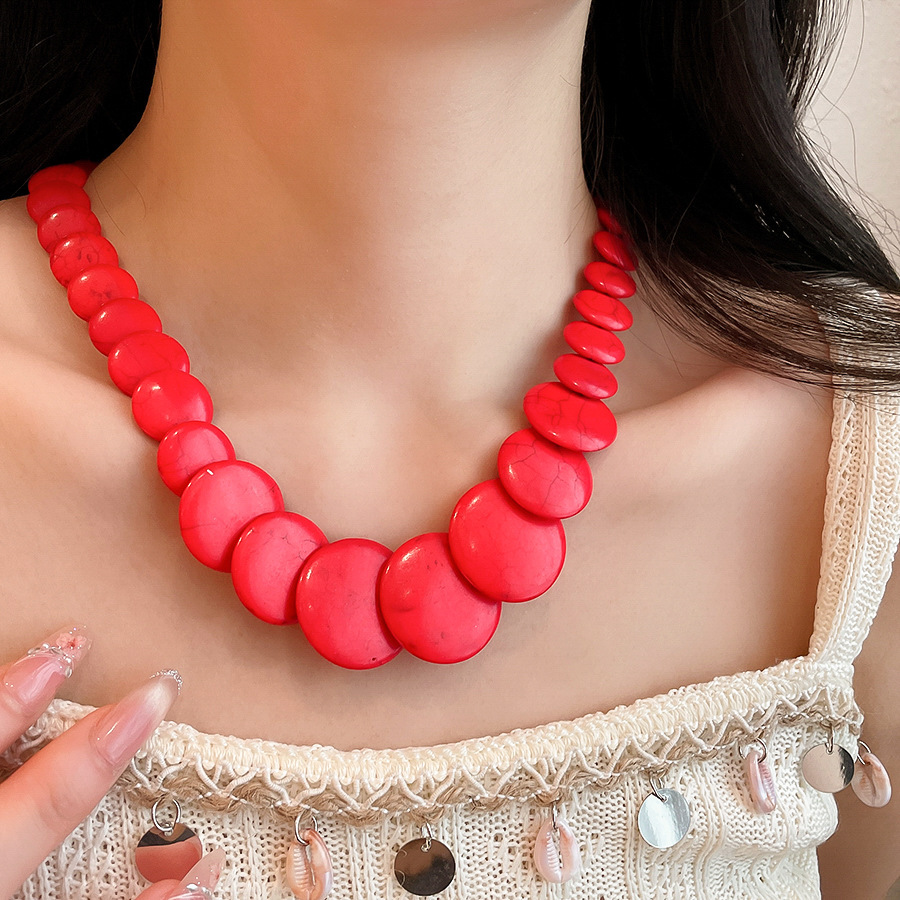 Collar de concha de alta gama para mujer de verano, estilo de vacaciones, cadena de clavícula simple y de moda, joyería de todo fósforo de nicho literario al por mayor