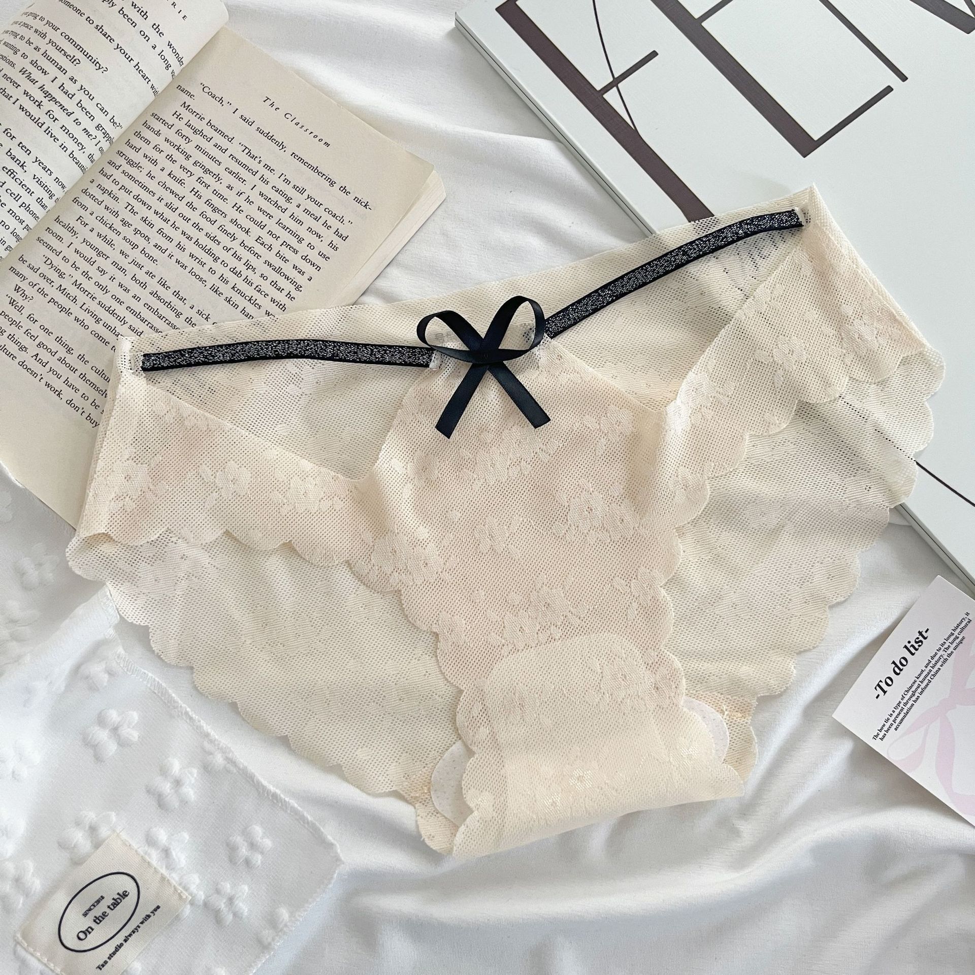 Flor de fantasía ~ Calzoncillos de encaje de niña francesa puro estilo delgado transpirable sexy hueco sin costuras calzoncillos de mujer