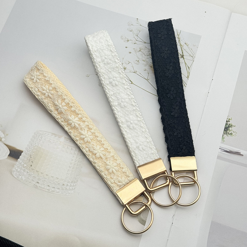 Handmade lace wrist strap, double-layer canvas phone strap, vintage floral keychain, cute car keychain Handmade lace wrist strap, double-layer canvas phone strap, vintage floral keychain, cute car keychain