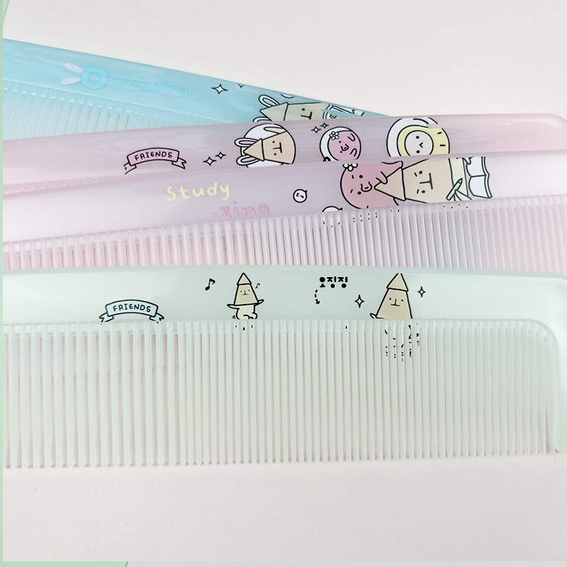 大きいサイズのアニメは取っ手がないので、多くの薄いプラスチックを使います。|undefined