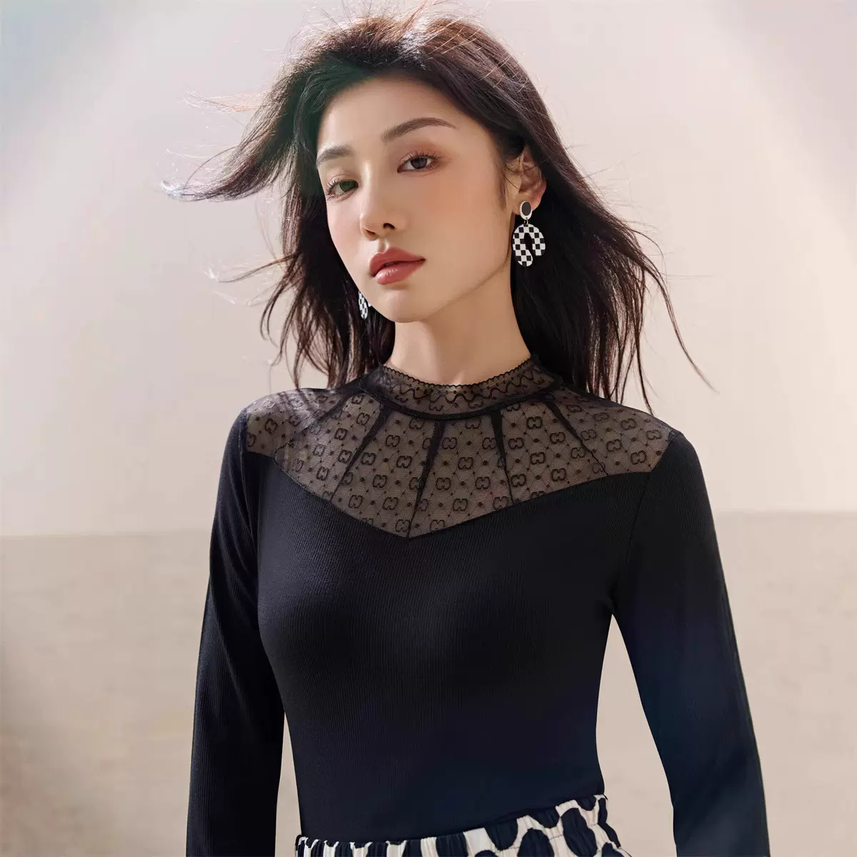 蕾丝打底衫女洋气内搭2025秋冬新款小衫网纱拼接高级感上衣小众