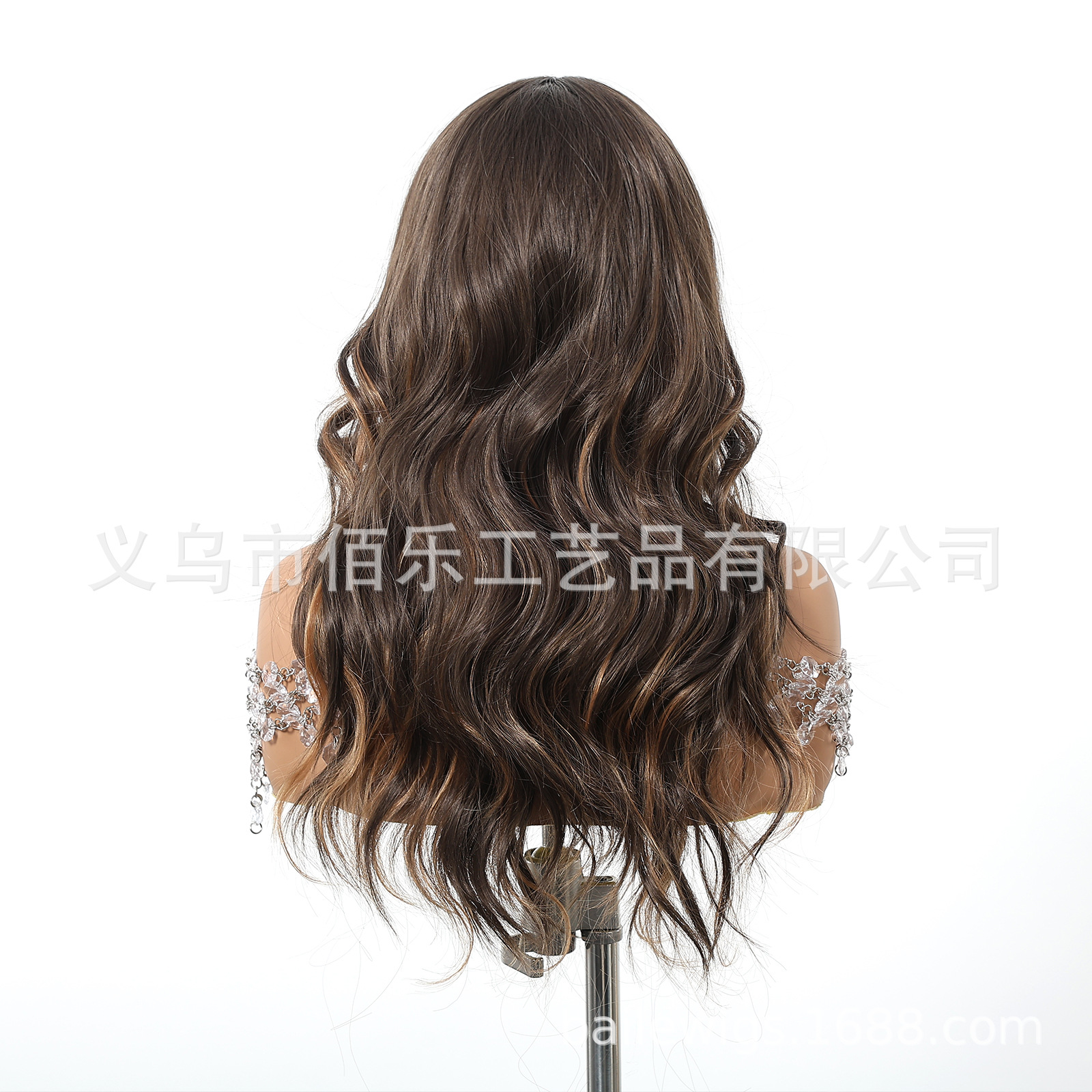 Peluca de venta caliente europea y americana, negro y marrón, corte de pelo largo y rizado medio, cubierta de cabeza completa, fibra química, hair femenino, spot al por mayor