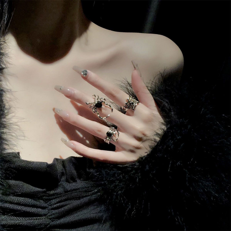 Dark Retro Black Minimalist Spider Nail Ring, Niche Design with a High-End Feel, Cool Style, Open-Ended Personalized Ring