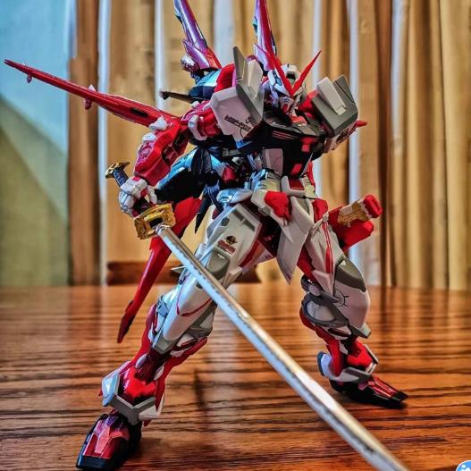 2025年魔动核高达独角兽红异端强袭自由白雪姬可动拼装模型塑胶机