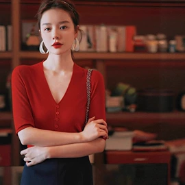 女式针织衫;毛衣;女式T恤