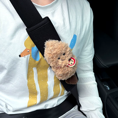 Seatbelt Shoulder Pad Protective Cover: Seat belt shoulder pad