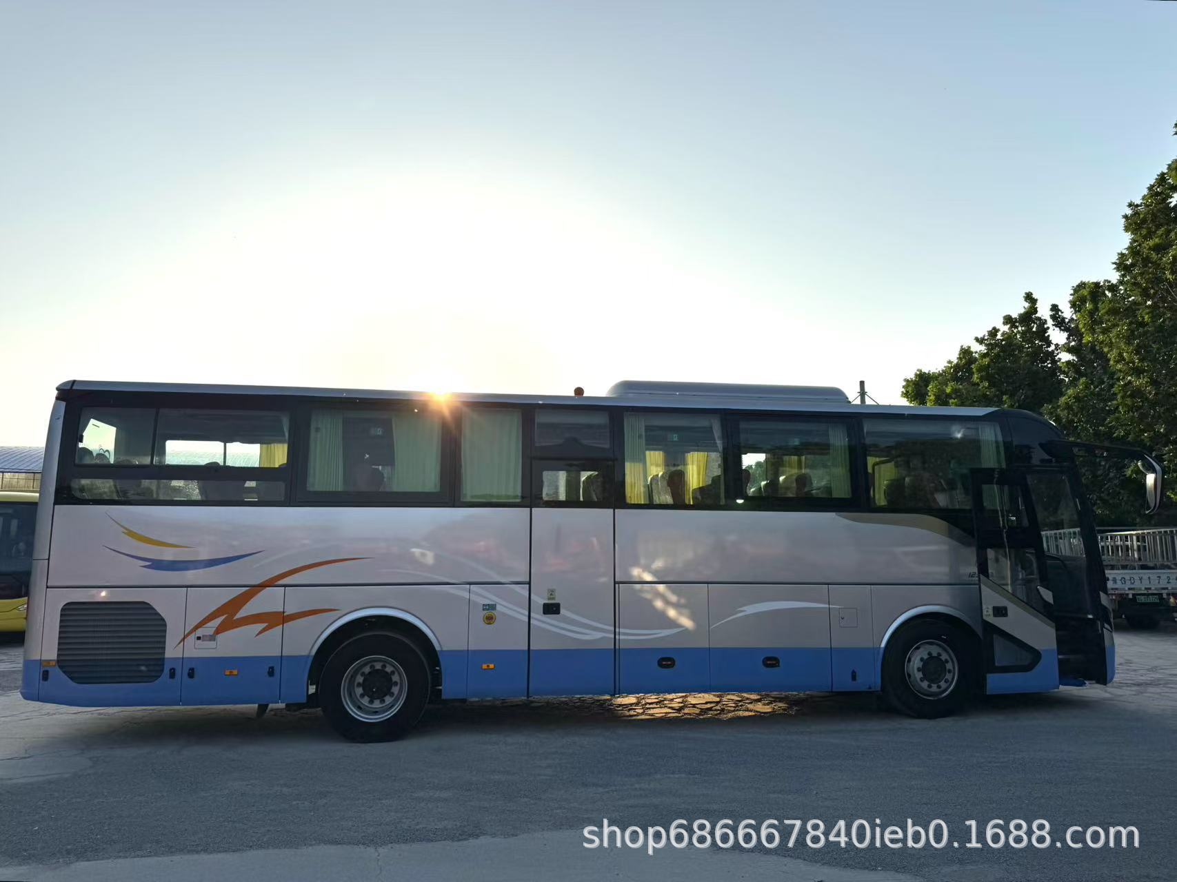 Export to Africa of Yutong, King Long, King Travel Medium and Large Passenger Buses, Toyota Business Buses, and Other Vehicles