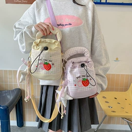 中大学生书包;休闲背包;女士双肩包