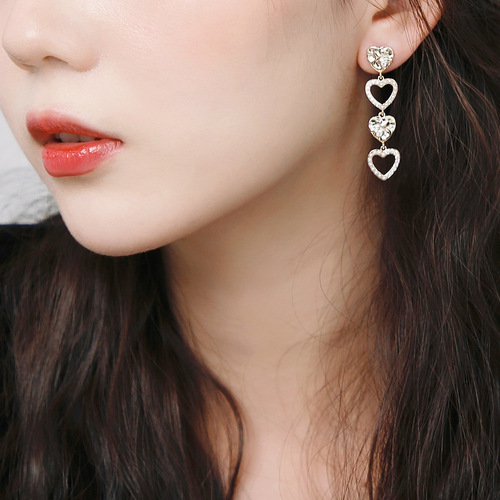 Champagne Lovers _ French Girl Heart Pearl Long Elegant Diamond Fashionable stud earrings, earrings, earrings