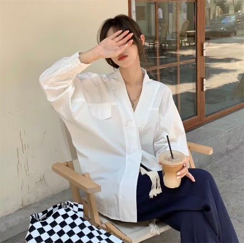 White long-sleeved women's shirt with design sense, niche V-neck loose and versatile casual top, new 2025 spring style