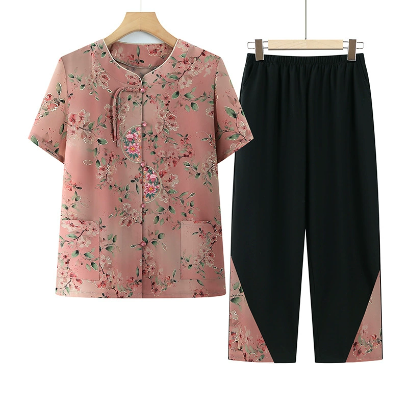 Средние и старые женские мамы летний набор с короткими рукавами 2025 новая бабушка летняя одежда для пожилых людей рубашка из двух частей