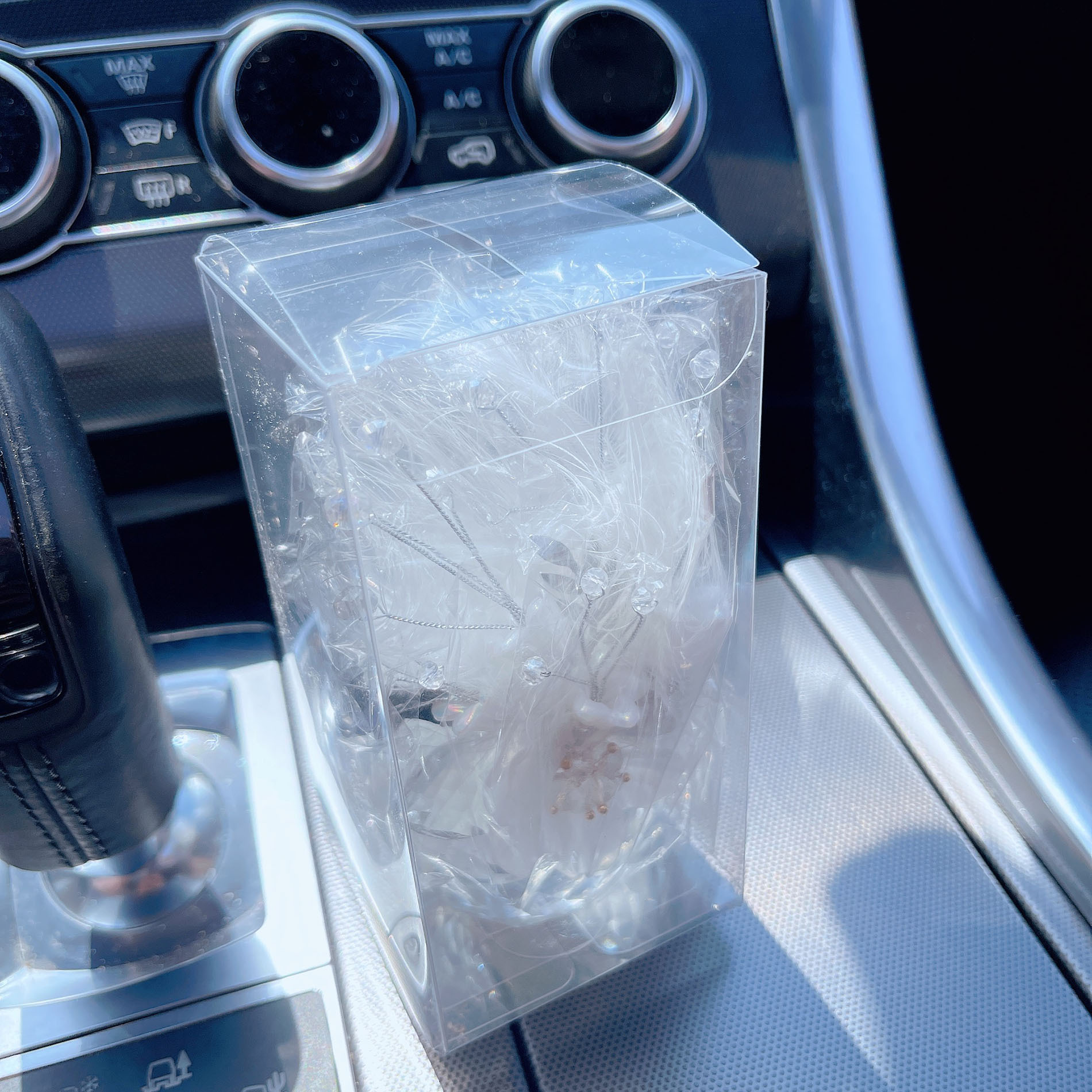 [Flower Feather] Car Ornaments Flower Feather Car Center Console Decorative Swing Table Car Crystal Car Supplies Women