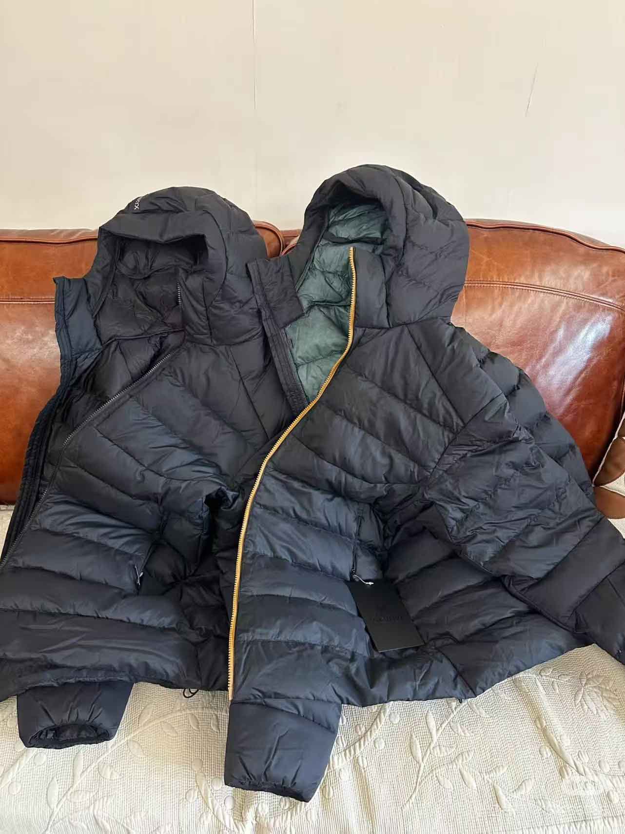 Bird 's House con el mismo tipo de chaqueta caliente a prueba de viento costillas con capuchón