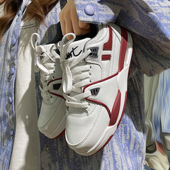 Trendy new-style preppy couple's sneakers with air-cushioned lift, versatile and stylish retro-inspired white shoes perfect for students.