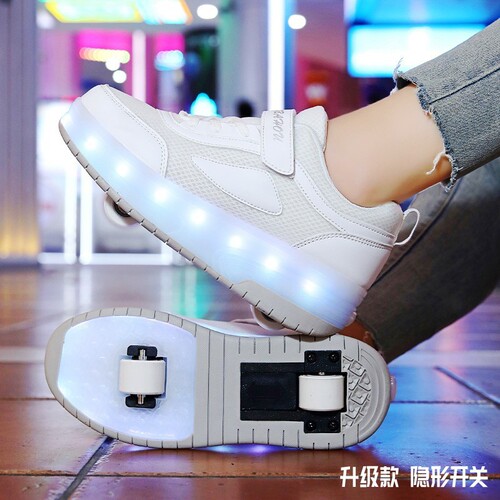 Cross-border supply Amazon web breathable runaway shoes with dual wheels for men, women, and children, wheel shoes with light-up lights, manufacturer's dropshipping