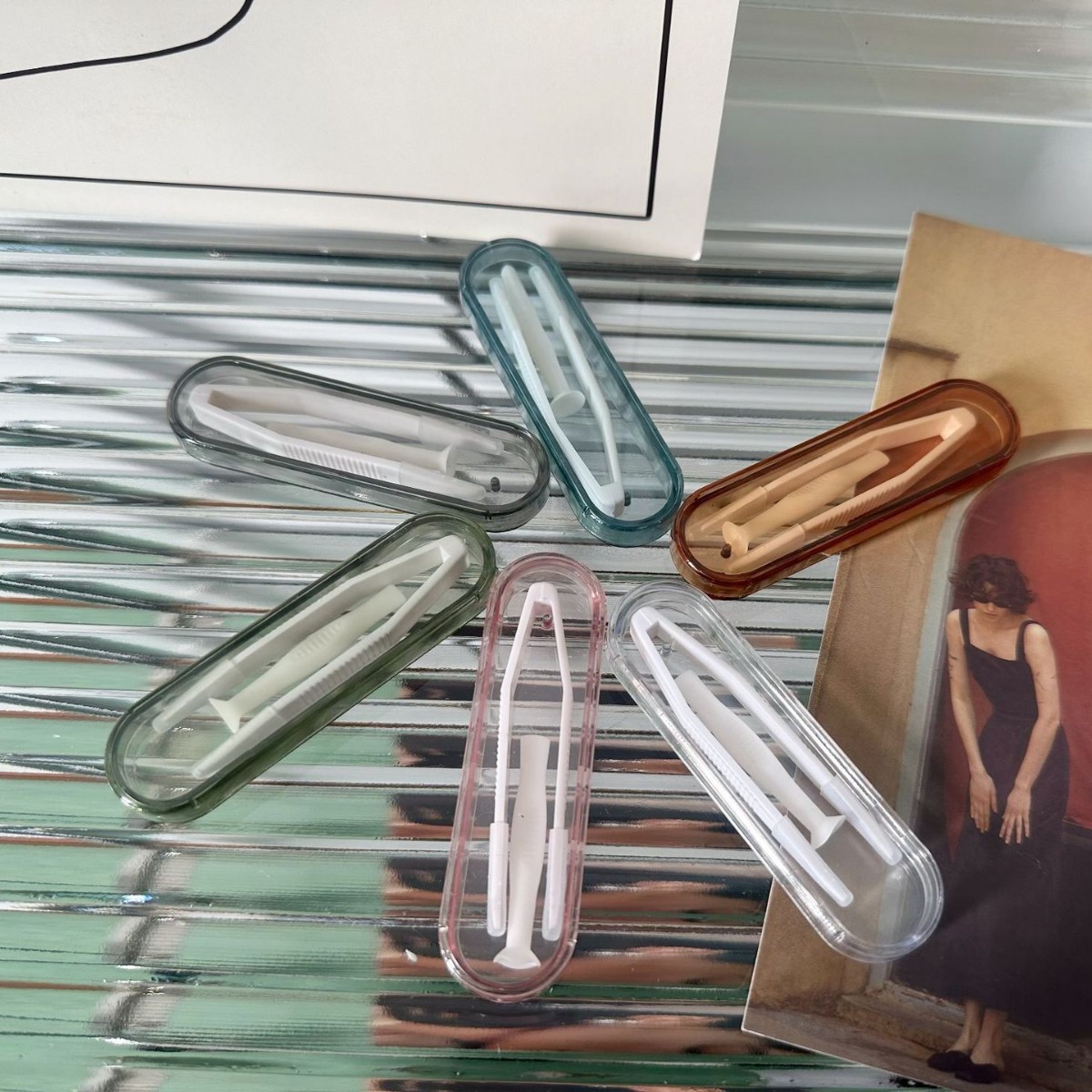 隐形眼镜盒美瞳夹取镊子美瞳护理盒简约透明隐形夹配件佩戴棒批发