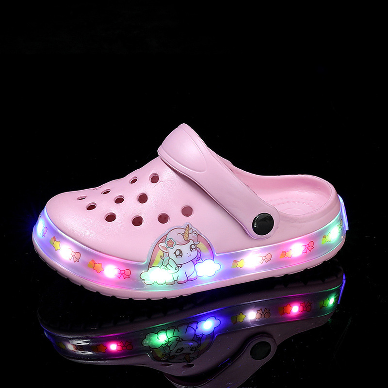 Zapatos de verano para niños con luces para niñas, zapatillas de vadeo, zapatos luminosos LED de dibujos animados transpirables y antideslizantes para niños de playa