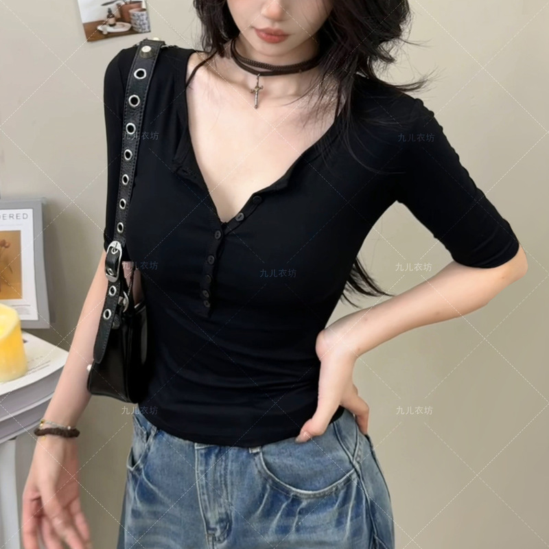 2025新款纯欲修身收腰显瘦中袖恤女纽扣辣妹领上衣黑色白色粉色|undefined