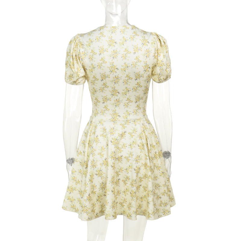 280g Weight Above Knee Dress Length Type Short Sleeve Sleeve Length Floral Dress Dresses Type Spandex, Polyester Fabric Type High Waist Waist Line Casual, Daily Occasion V Neck Neckline Regular Fit Fit Type Ditsy Floral Pattern Summer Season Women's Gender Elegant, Streetwear Style L, M, S Size Wholesale Women's Elegant Streetwear Ditsy Floral Casual Daily V Neck Short Sleeve Floral Dress 12