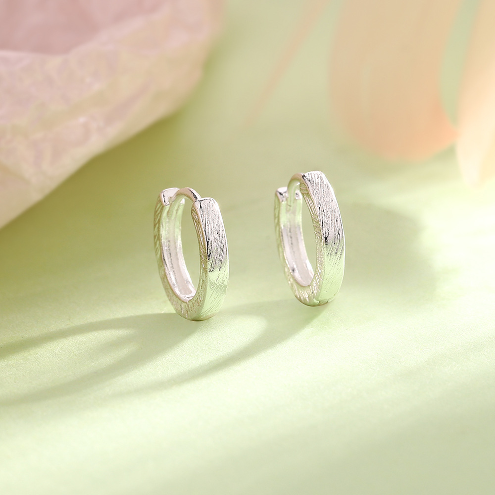 Textured Brushed Earrings, Simple And Unisex, 2026 New Model, Small Round Hoops That Can Be Worn While Sleeping Without_voghion.com