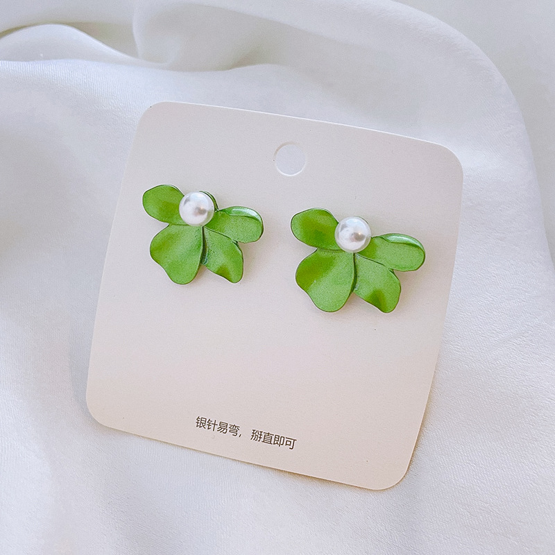 1 Pair Fairy Style Sweet Leaf Flower Spray Paint Inlay Imitation Pearl Alloy Opal Zircon Earrings display picture 2