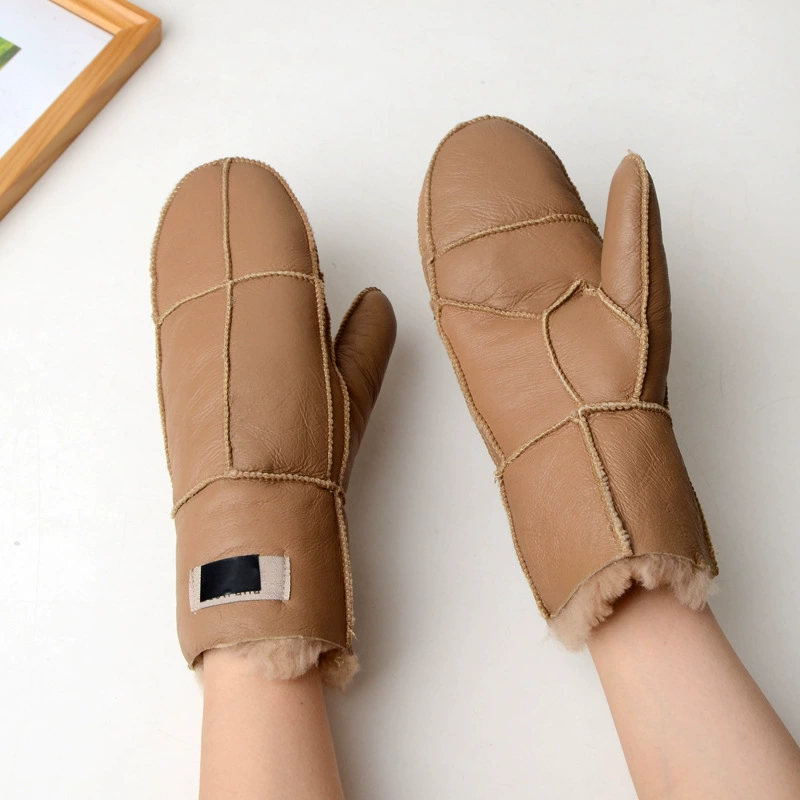 Перчатки из овечьей меха