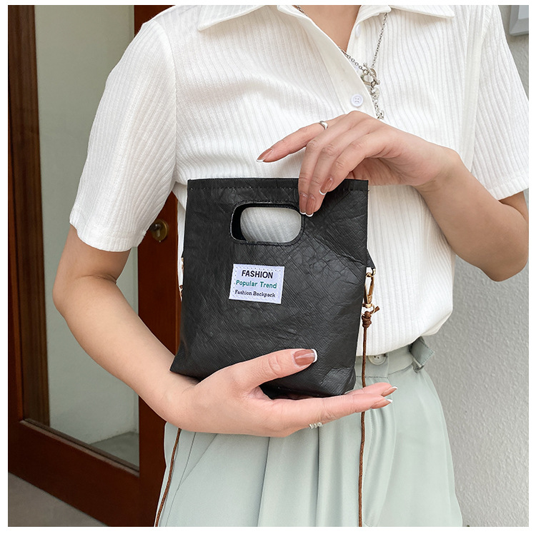 New Korean Fashion Retro Simple Square Messenger Bag display picture 15