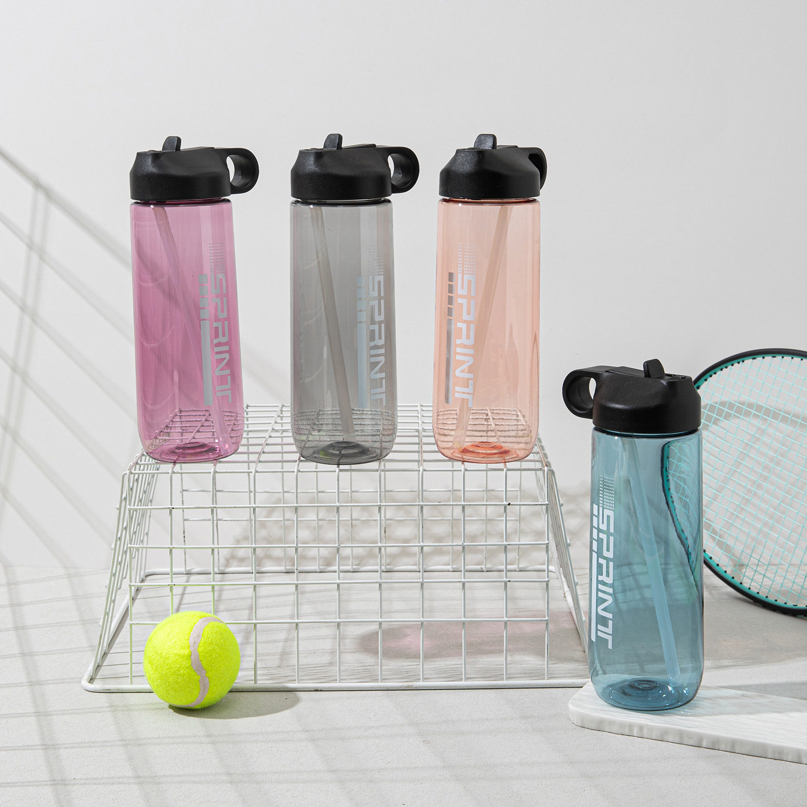 Verano nuevo estilo de plástico para deportes al aire libre taza de espacio portátil portátil de alto valor para niños y niñas botella de agua de gran capacidad