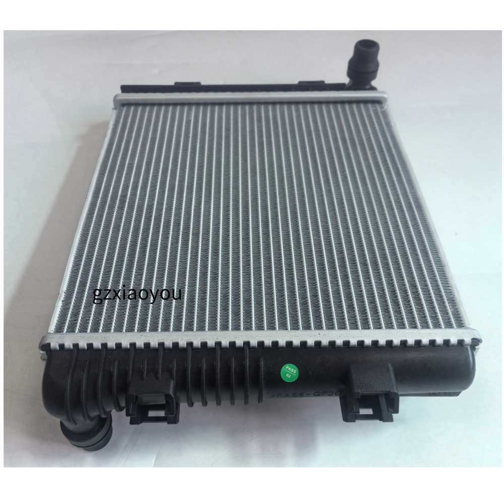 Suitable for Mercedes-Benz W 205 C 205 W 166 Auxiliary Water Tank Oe 0995005903