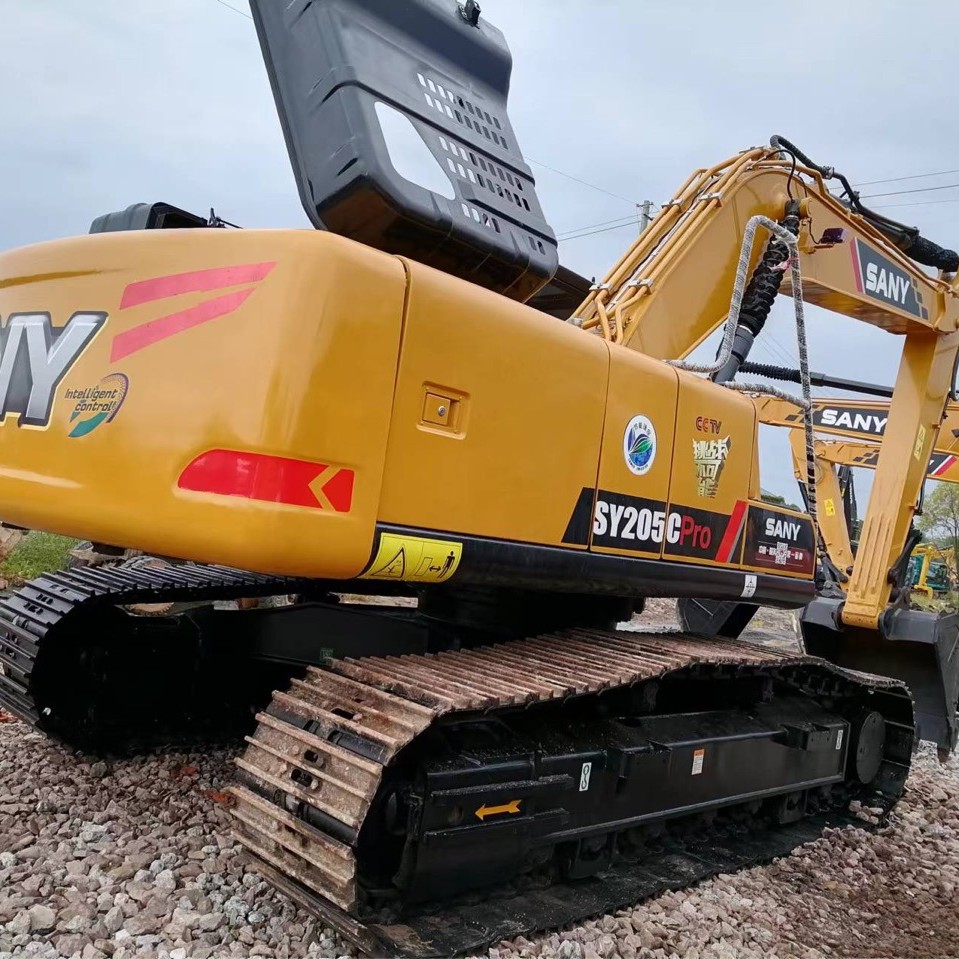 Excavadora doméstica Sany135 155 205 215 de segunda mano línea de exportación de comercio exterior