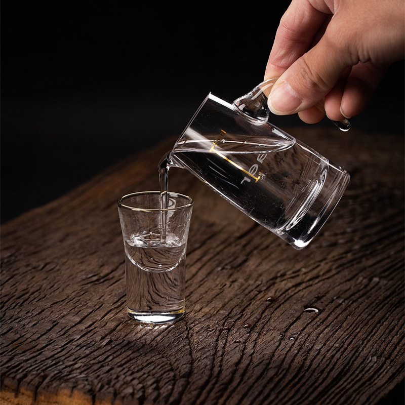 Household 2-ounce Baijiu Pourer, Hotel-Grade Crystal Liquor Decanter, Restaurant-Size 100ml Thickened Red Wine Aerator