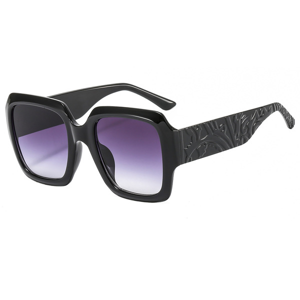 Fashionable retro sunglasses for men and women