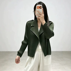 连衣裙;女式T恤;时尚休闲套装