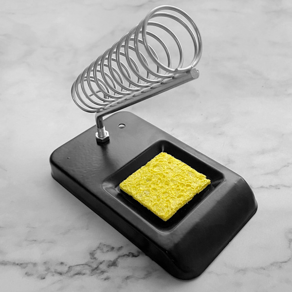Factory direct -operated simple square iron rack is easy to install…