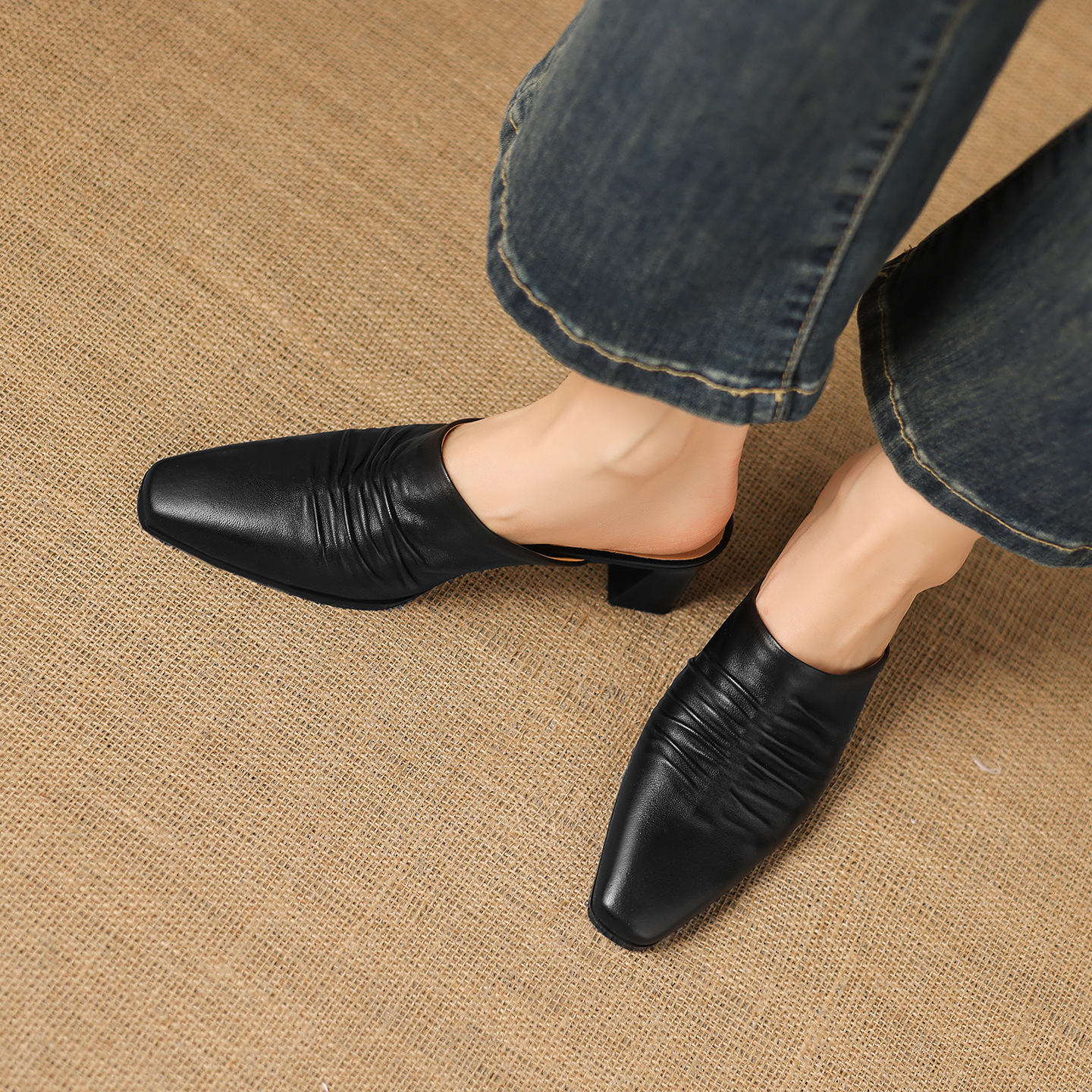 Sandal cao gót nữ mũi kín gót hở, gót 5 cm — đen