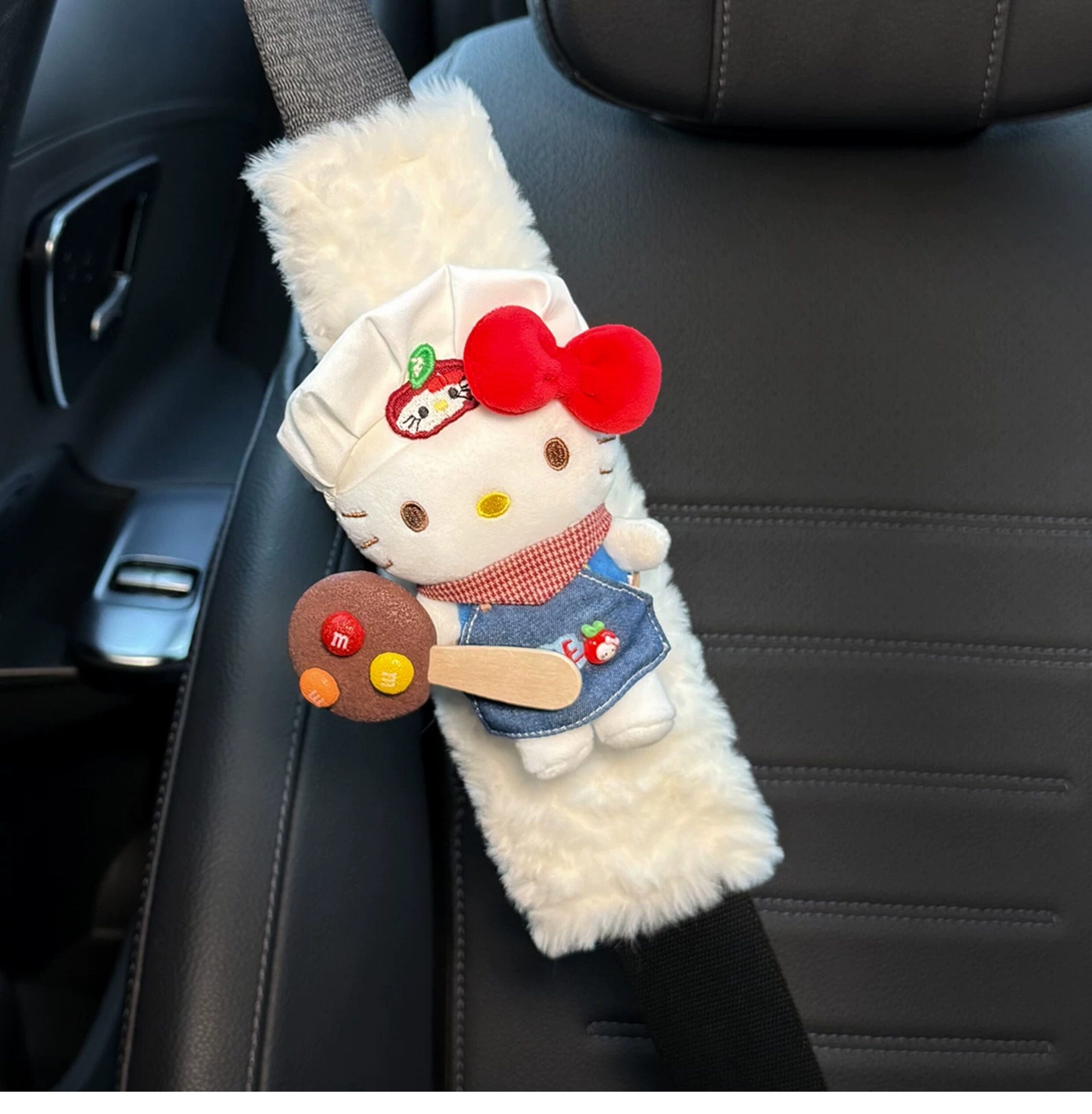 Cute KITTY car seatbelt shoulder pad, car interior seatbelt decoration, anti-abrasion clothing for couples, a pair for women