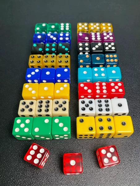 In-stock 14mm transparent solid color multi-color right-angle acrylic small dice for board games, role-playing games, entertainment, and teaching aids