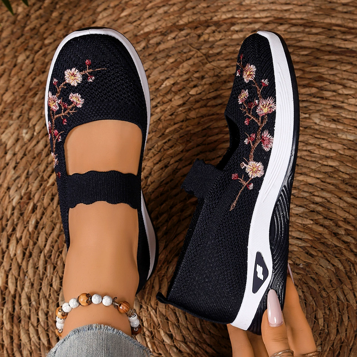 TEMU трансграничная новая материнская обувь 2025 года, удобная тканевая обувь на мягкой подошве для среднего и пожилого возраста, летние женские противоскользящие старые молочные туфли