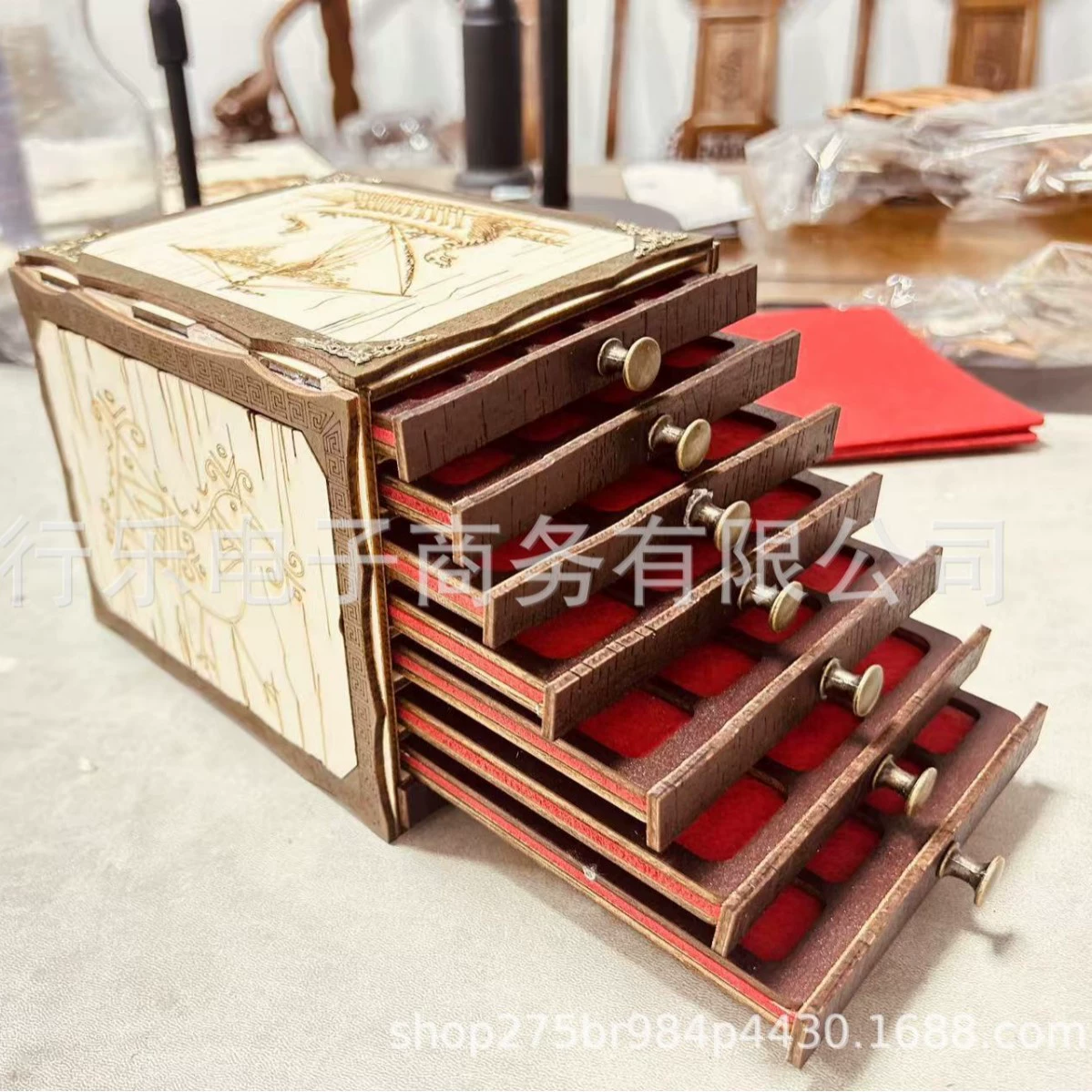 Кросс-бордерная новая античная греческая коллекционная шкатулка из массива дерева в пасторальном стиле, стильная ретро-шкатулка для хранения монет с резной лошадью, DIY