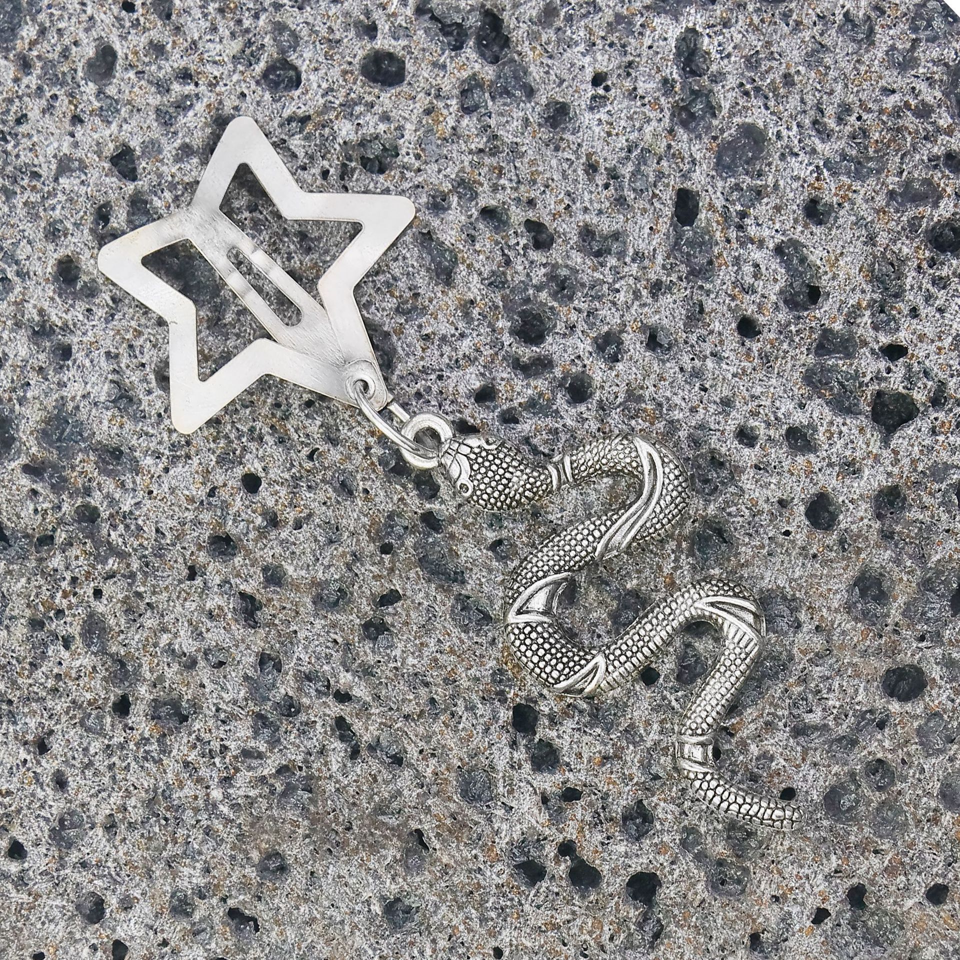 10g Weight Charm Hair Clips Hair Accessories Type 1 Piece Quantity Holiday, Street Occasion Iron Material Animal, Star, Life Tree Pattern All Seasons Season Women's Gender IG Style, Cute Style IG Style Cute Women's Animal Star Life Tree Iron Charm Hair Clips 23