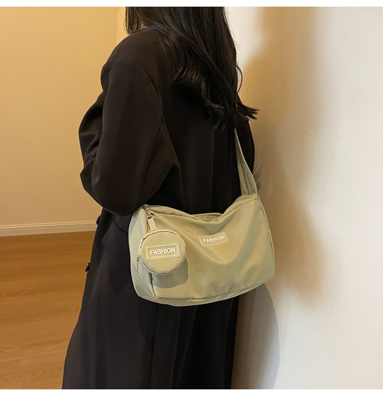 Mujeres Medio Tela Oxford Color Sólido Básico Estilo Clásico Gire La Tapa Bolso Bandolera display picture 4