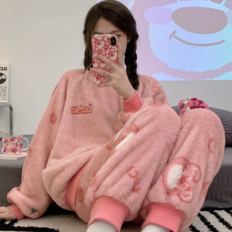 パジャマの女性の秋冬の珊瑚の絨毯は厚くて暖かいです。|undefined