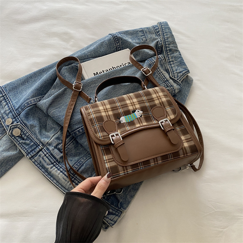Bolsa de estilo universitario para mujeres 2024 otoño nuevo tipo de salchicha para estudiantes de clase bolsa de mano retro