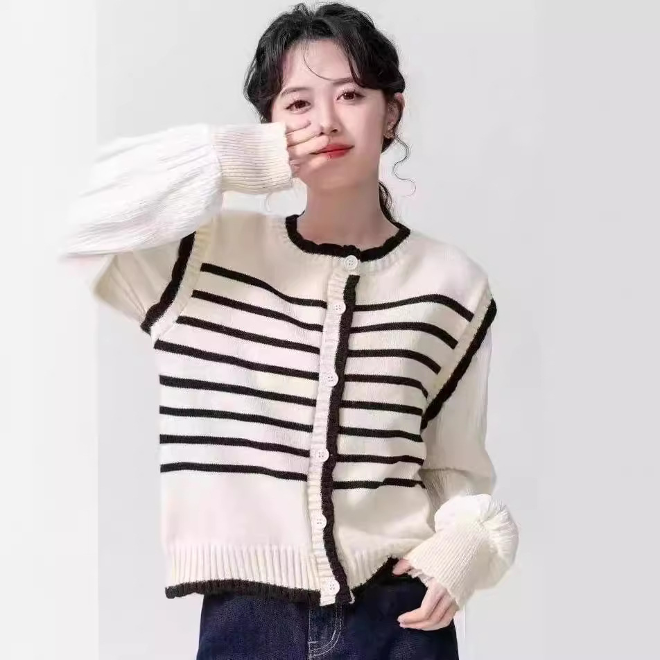 Early Spring New Korean Style Round Neck Striped Knit Sweater for Women with Patchwork Pleated Puff Sleeves Cardigan Top for Women