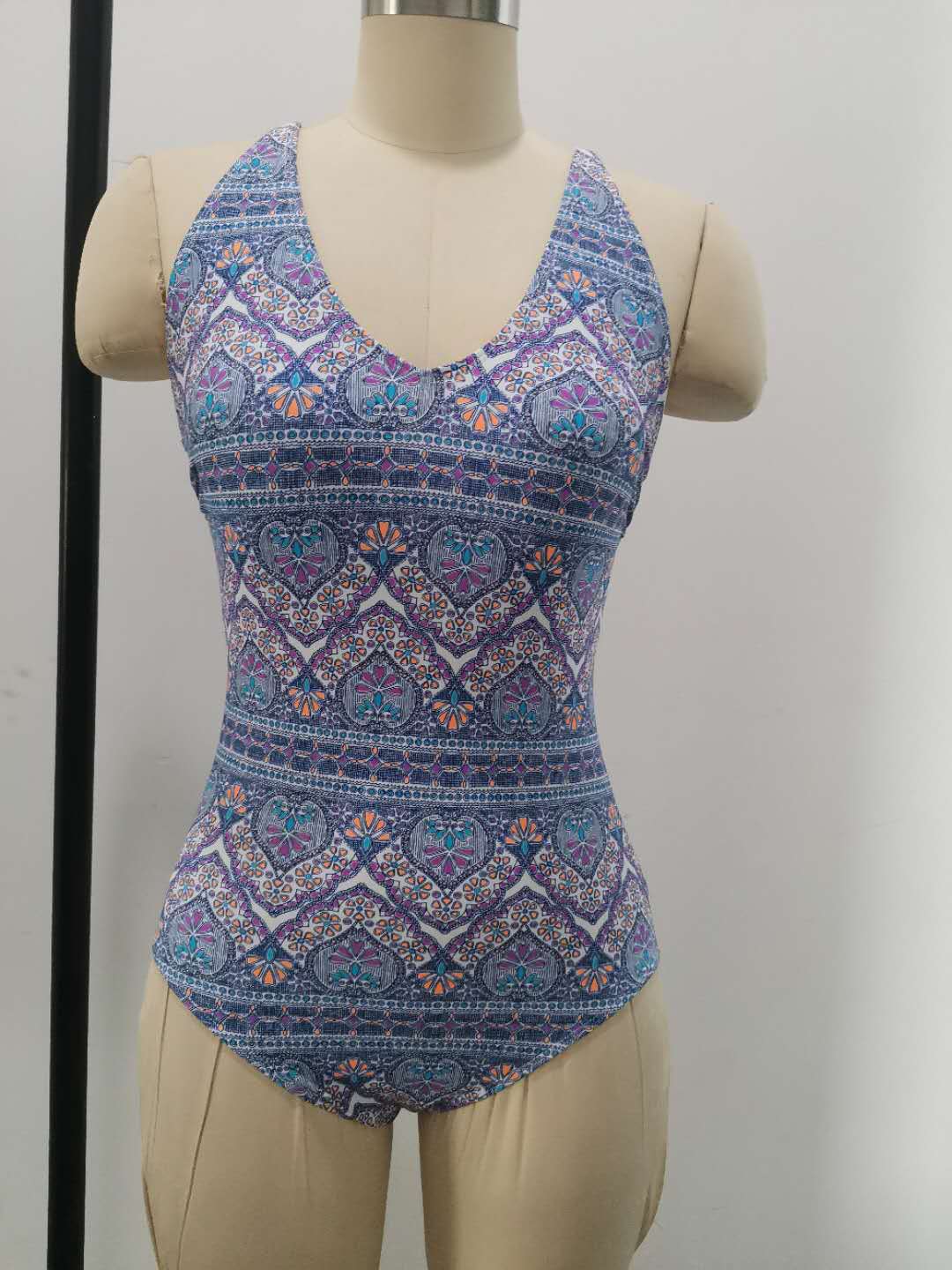 �¿�羳����Ӿ��ŷ���Ը��黨ӡ����ȪӾ�µ���Ӿװ���ڴ��ص�